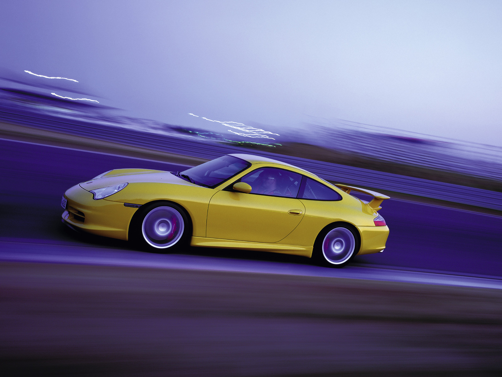 Три желтых машин. Porsche 911 gt3 2003. Porsche 911 gt3 Yellow. Жёлтый Porsche 911 2003. Желто фиолетовая машина.