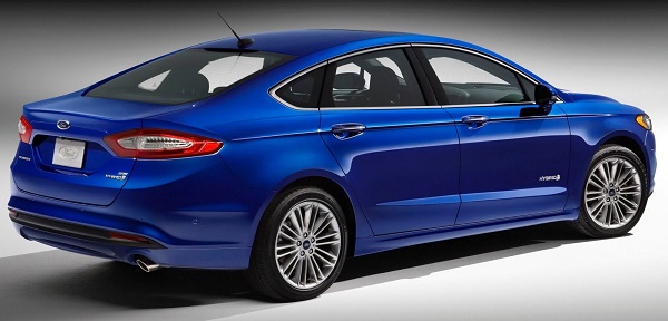 2015_Ford_Fusion_Hybrid_S_4dr_Sedan_20L_4cyl_gaselectric_hybrid_CVT_3471641.jpg