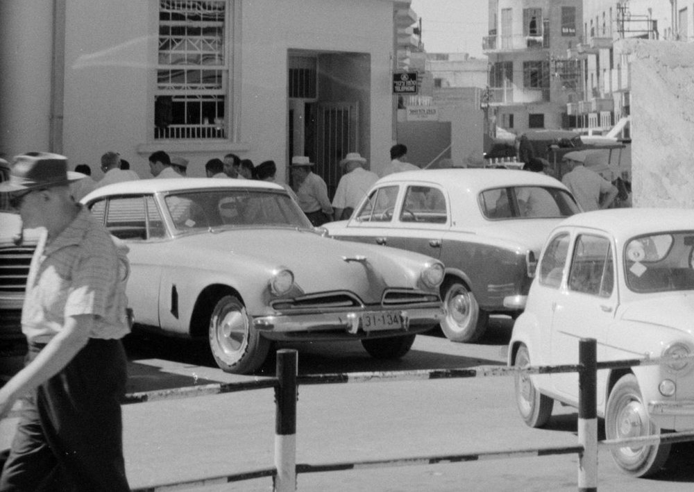 Studebaker Regal Starliner Hardtop 1953 Tel Aviv 1962.jpg