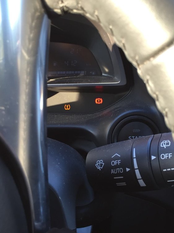 mazda 2.jpg