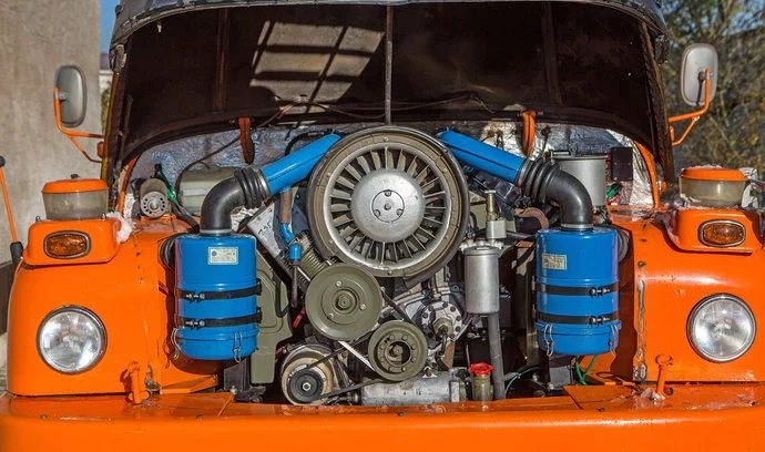 108969551_148engine.jpg.616d6abfc5bee3a79b2f396b6c20d677.jpg