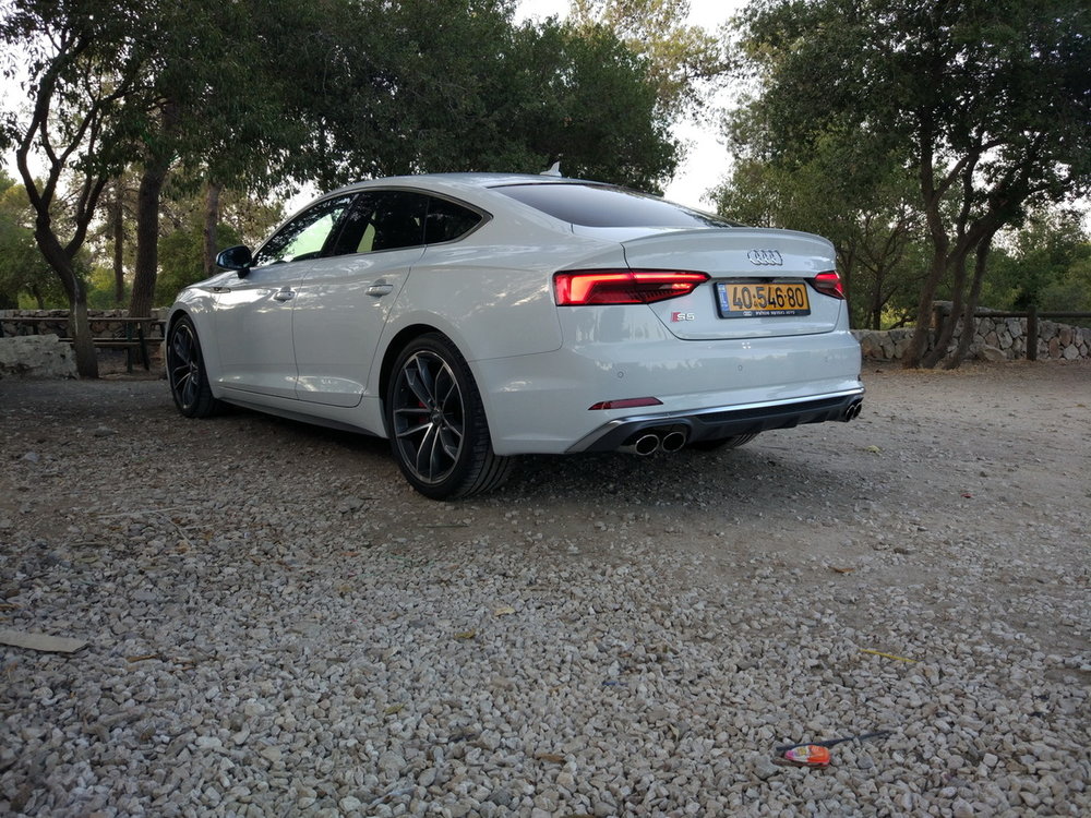אאודי-S5-03.jpg