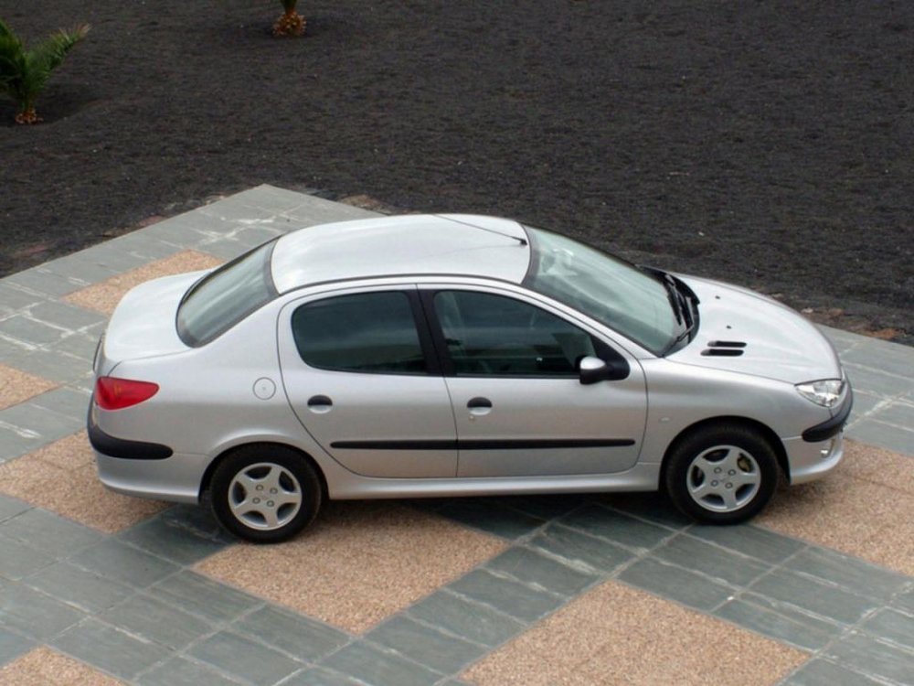 206 sedan.jpg