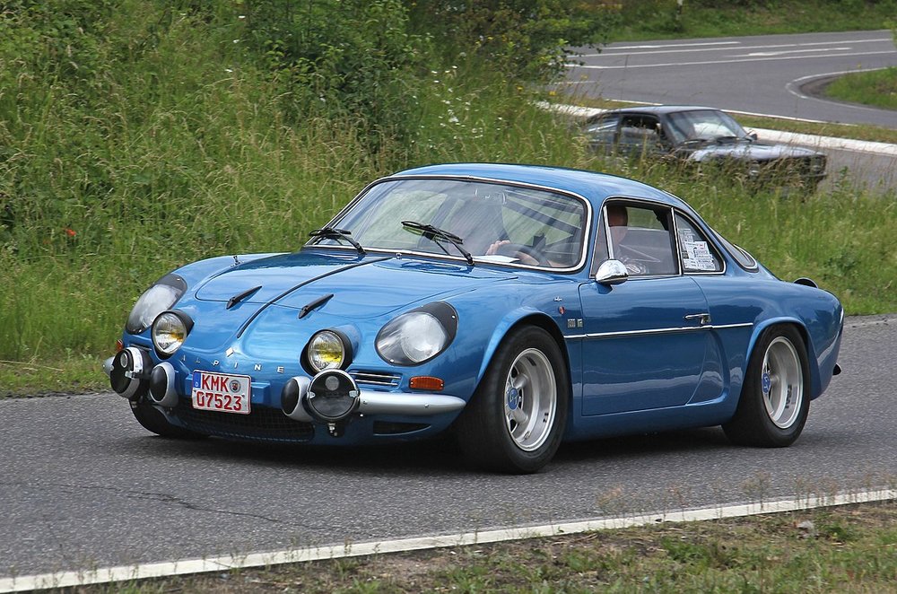 1200px-Renault_Alpine_A_110_(Sp)-1.jpg