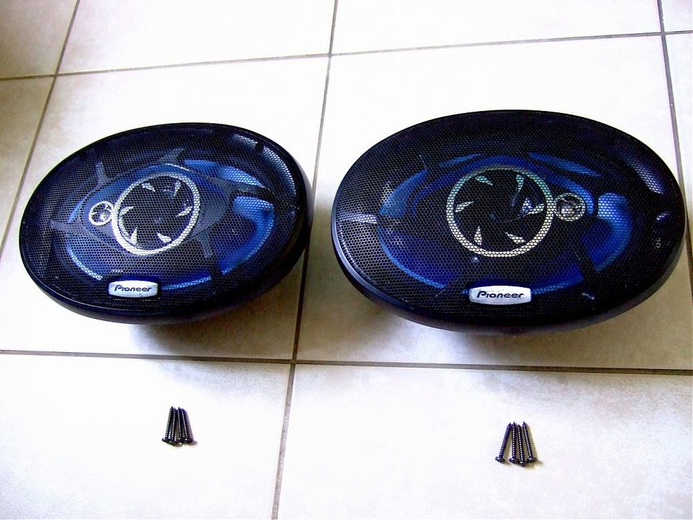 Pic speakers 002.jpg