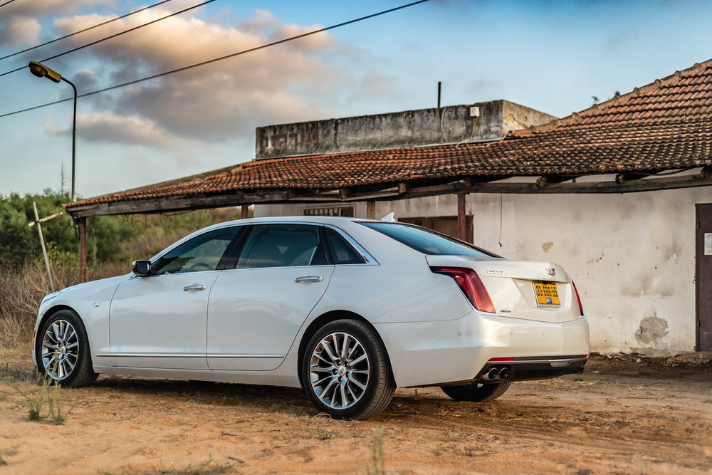 קאדילק-CT6-06.jpg