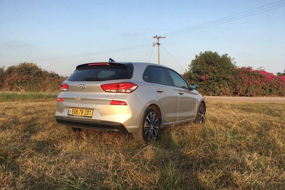 יונדאי-i30-2018-06.JPG