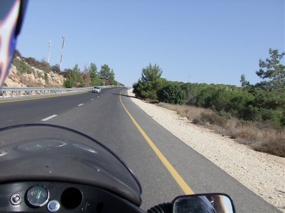 טיול שבת מזכרת בתיה BMW 064.jpg