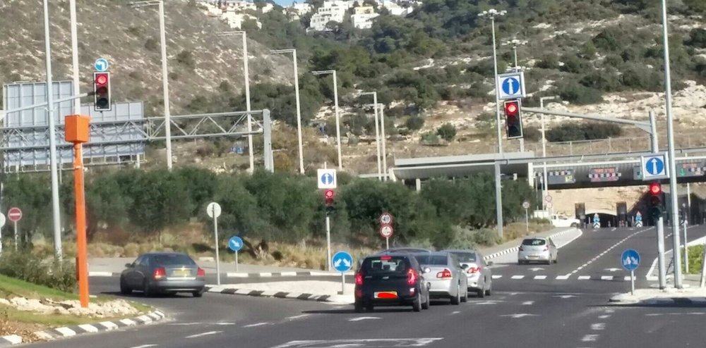 מנהרות הכרמל.jpg