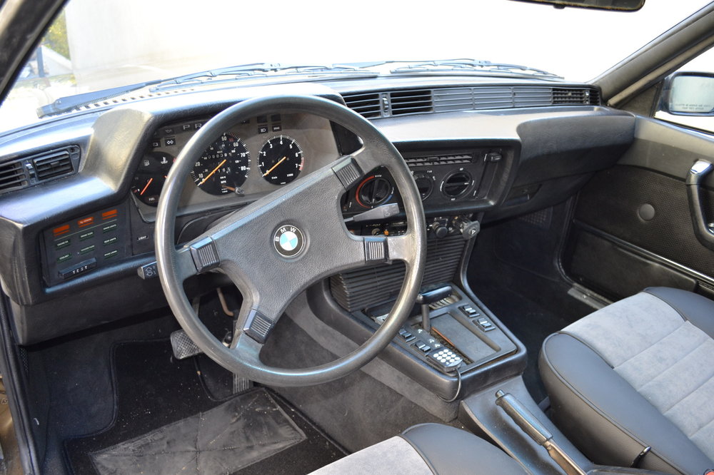steering wheel.jpg