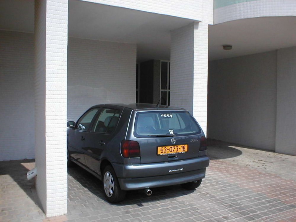 polo garage1.jpg