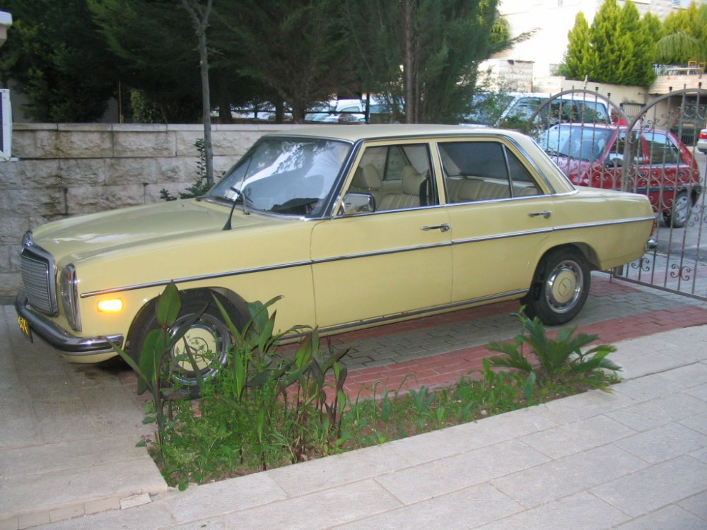 mercedes 200.jpg