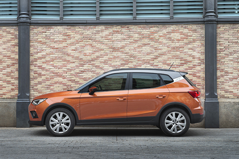 SEAT Arona 060L.jpg