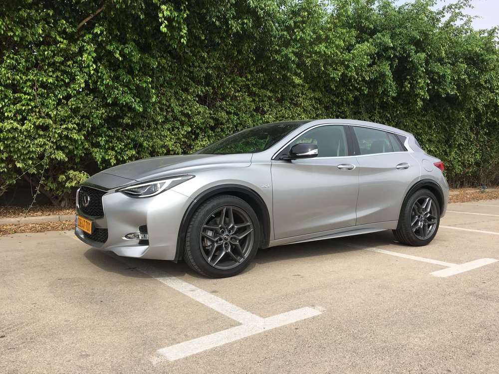 אינפיניטי-Q30-2019-01.JPG