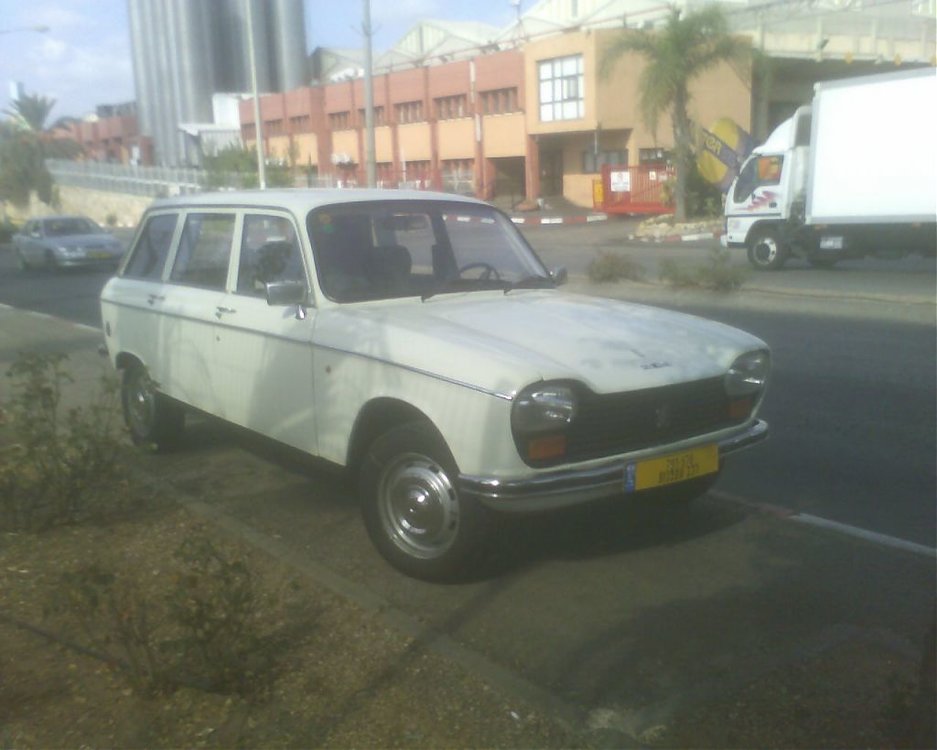 פיג'ו 204 בכרמיאל.jpg