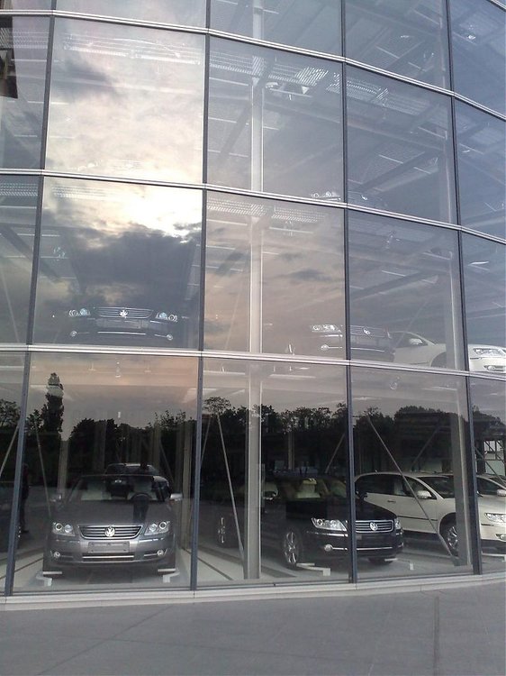 volkswagen phaeton4.jpg