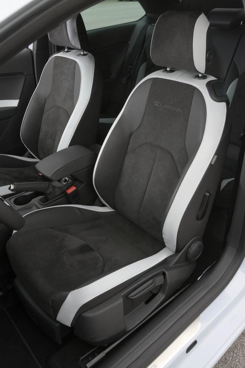pic leon cupra front seats.jpg