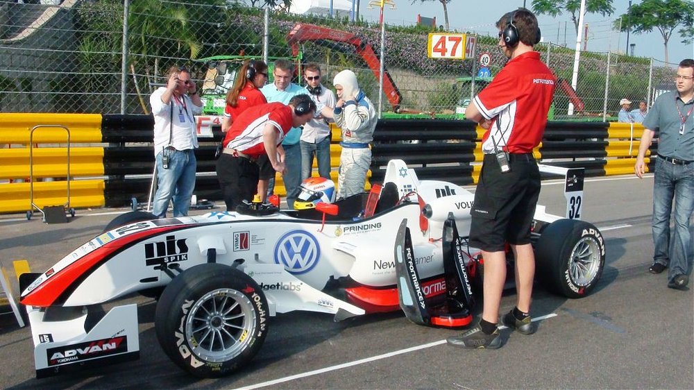 felix vw macao gp 2010.jpg