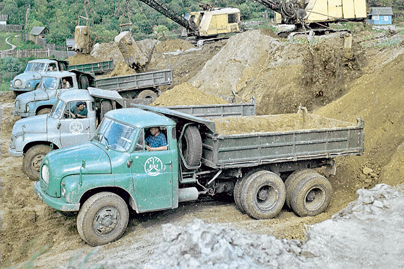 1855627141_Tatra138.jpg.0d4ea08cdd545edb01c21f6a154ca3e0.jpg