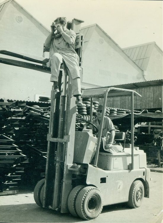 Chanan Levy 1964 Autocars.jpg