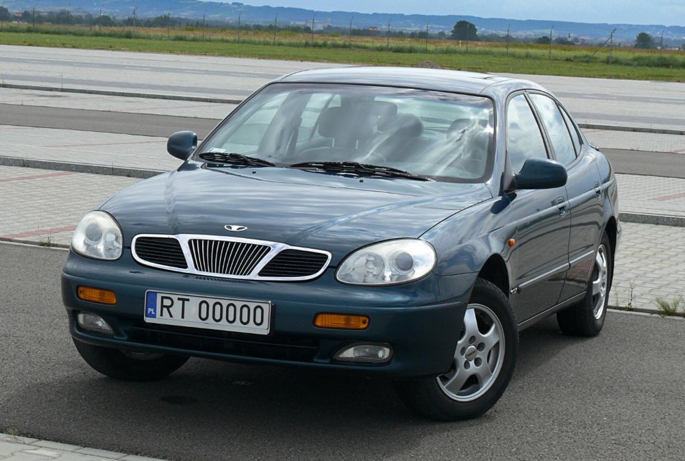 1999_Daewoo_Leganza.jpg