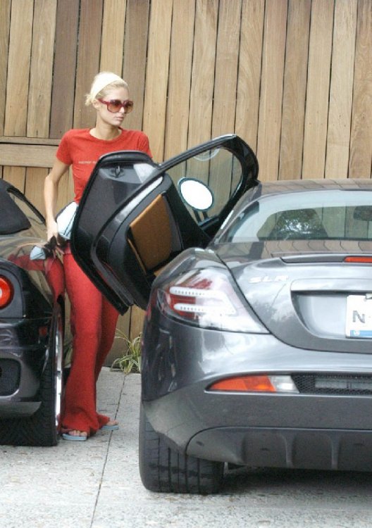 2-paris-hilton-mercedes-slr.jpg