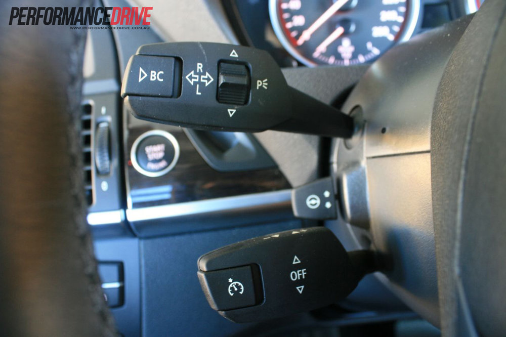 2012-BMW-X5-xDrive30d-cruise-control.jpg