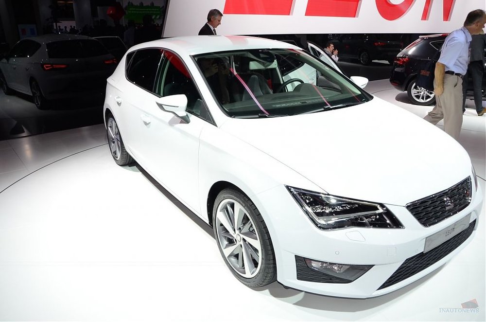 2013-Seat-Leon00003.jpg