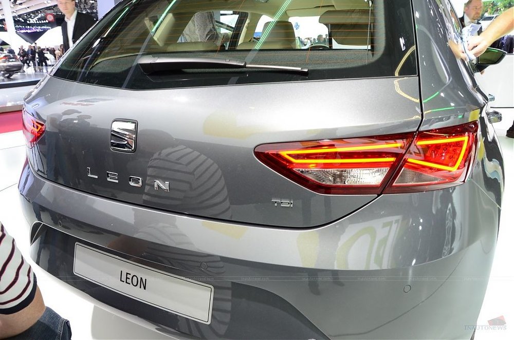 2013-Seat-Leon000051.jpg