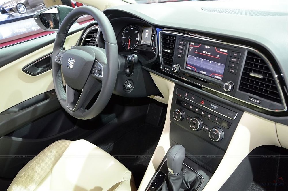 2013-Seat-Leon000091.jpg