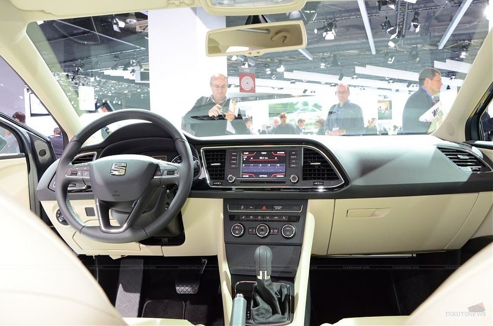 2013-Seat-Leon00011.jpg