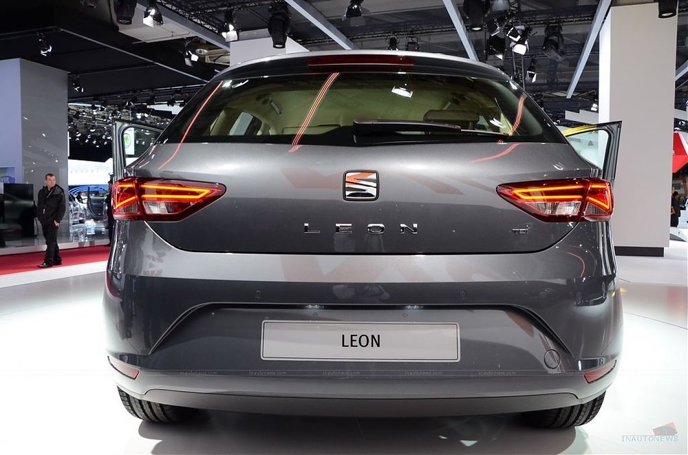 2013-Seat-Leon00012.jpg
