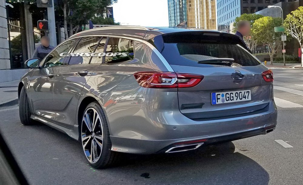 2017-Opel-Insignia-ST-2.jpg
