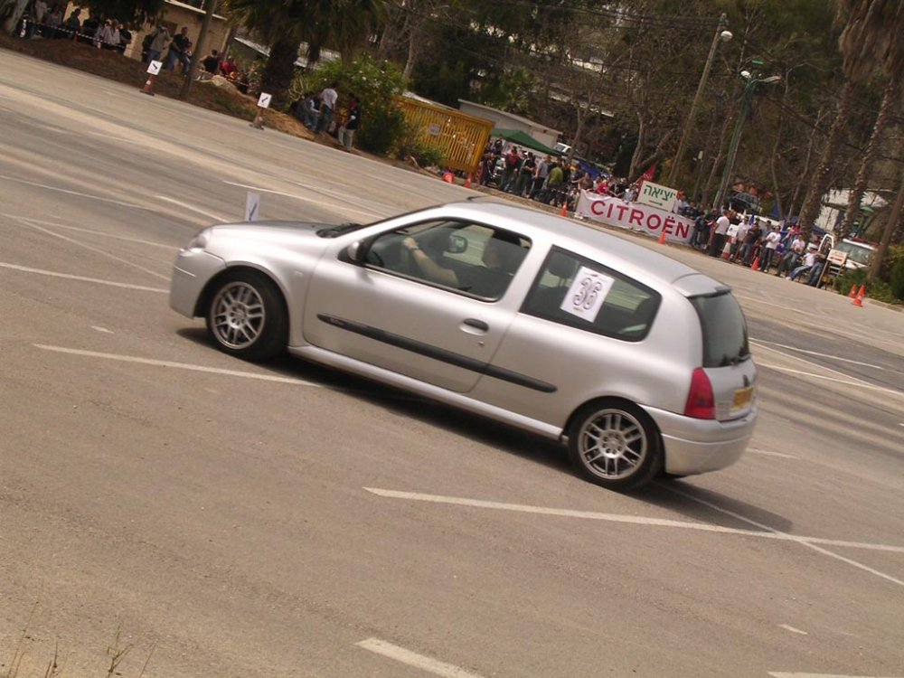 Renault 8.jpg