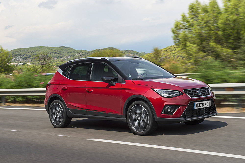 SEAT Arona 019L.jpg