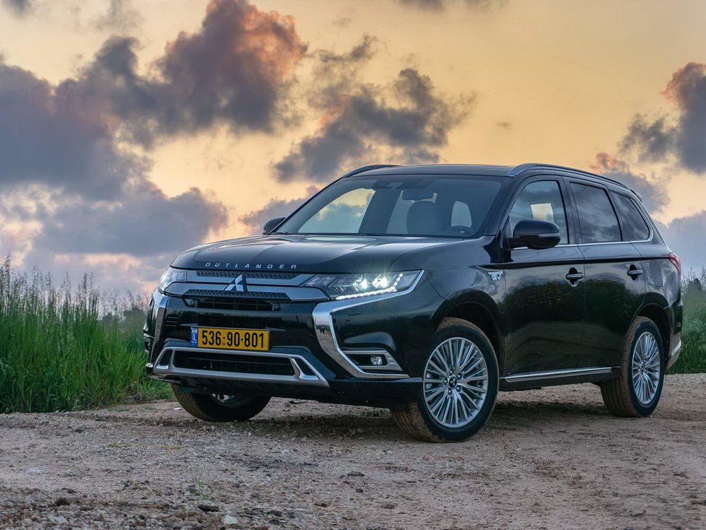 MAIN-מיצובישי אאוטלנדר PHEV 2019-01.jpg