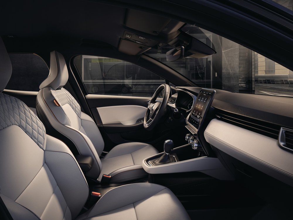 21221428_2019_-_New_Renault_CLIO.jpg