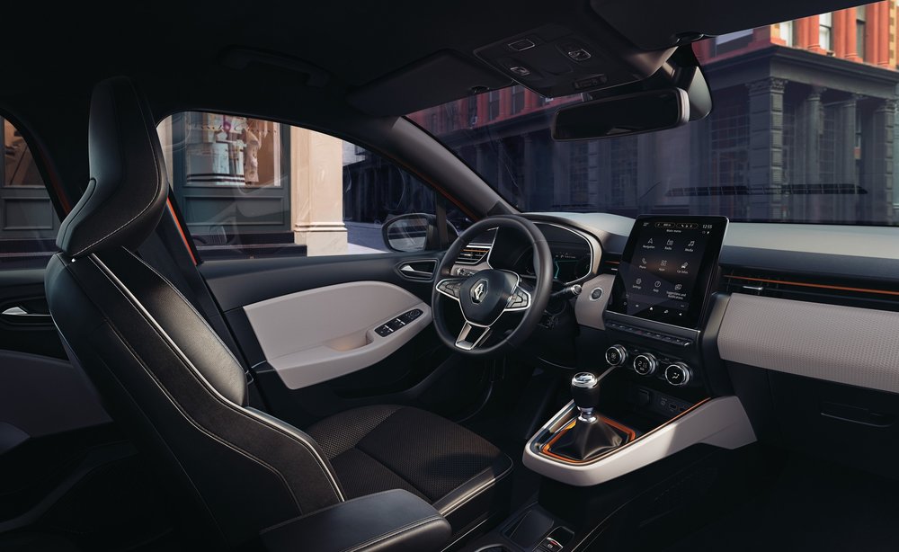 21221431_2019_-_New_Renault_CLIO.jpg