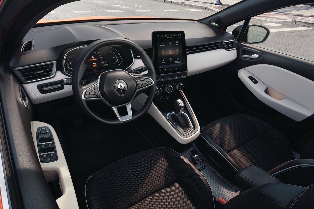 21221433_2019_-_New_Renault_CLIO.jpg