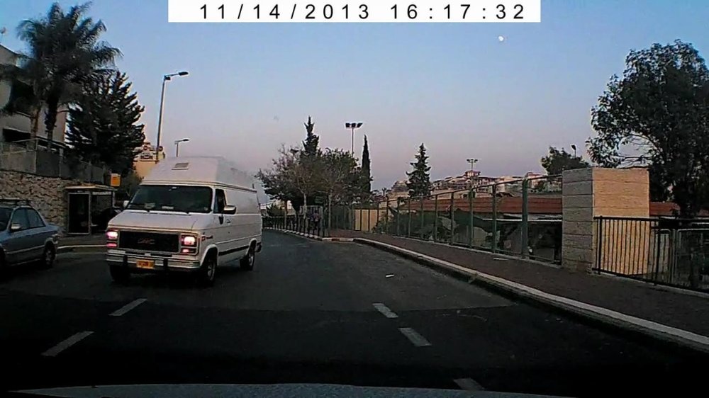 Untitled.avi_snapshot_00.04_[2013.11.14_21.29.13].jpg