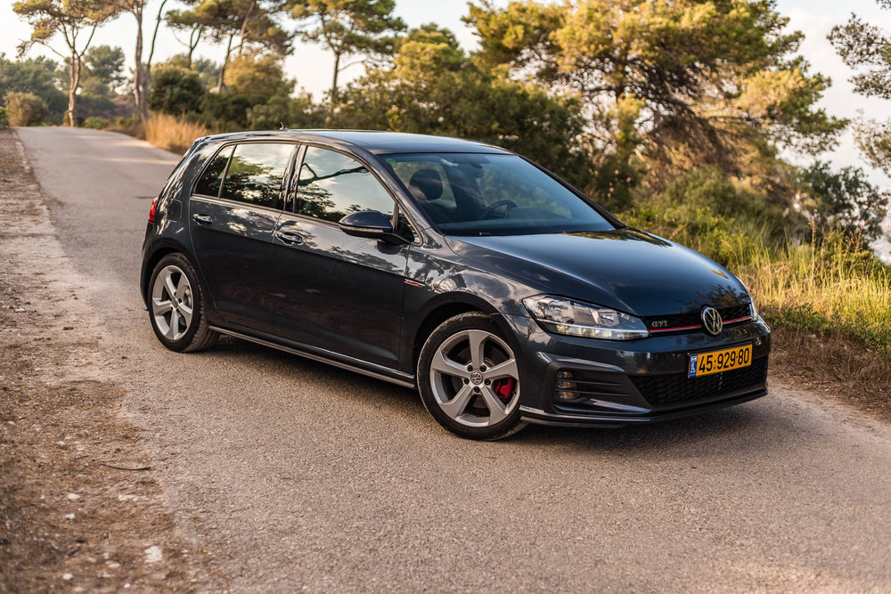 פולקסווגן גולף GTI.jpg