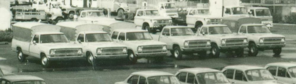 Dodge D-200 D-300 Israel 1974.jpg
