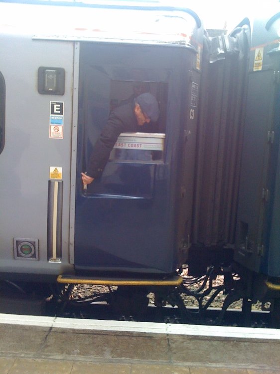 26_hst_door.jpg