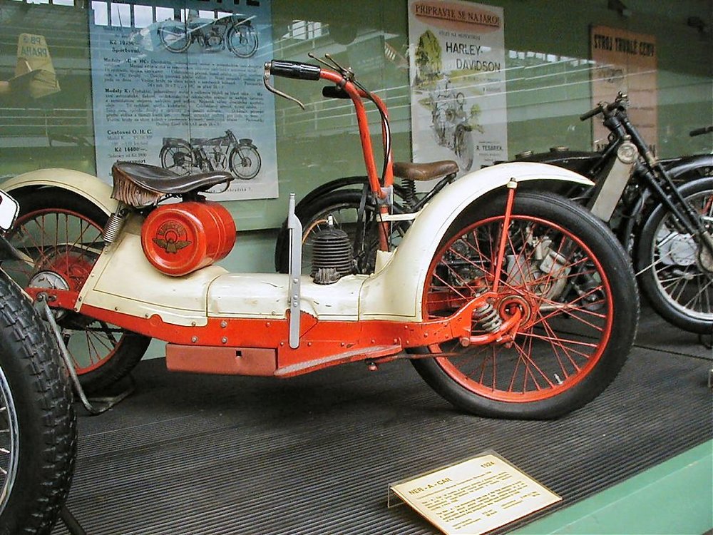 Nel a Car 1924.jpg