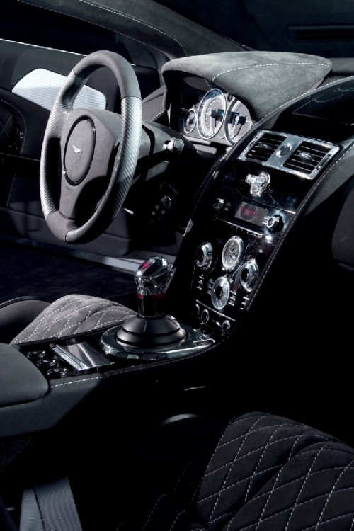 4-2007-aston-martin-dbs-james-bond-007-casino-royale.jpg