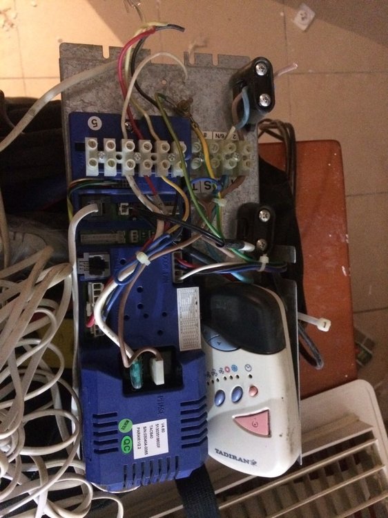 44aade3a-2814-414c-a6d5-598b3c3bf318.jpg