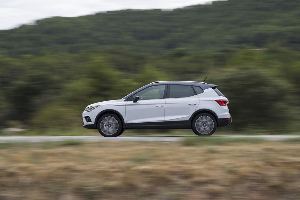 SEAT Arona 053L.jpg