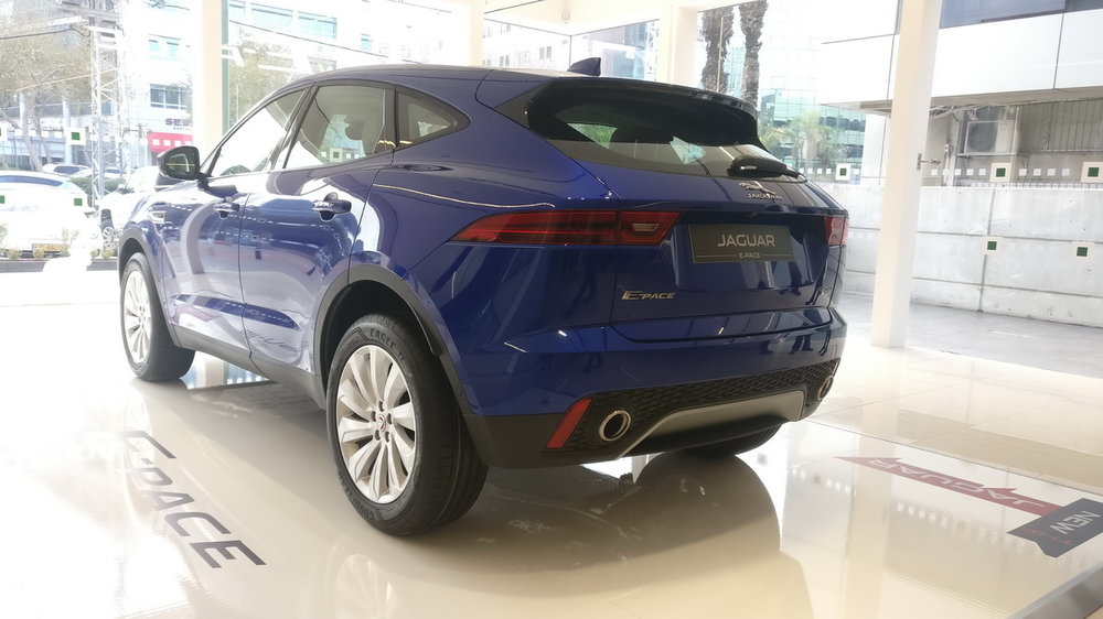 יגואר-E-Pace-2.jpg