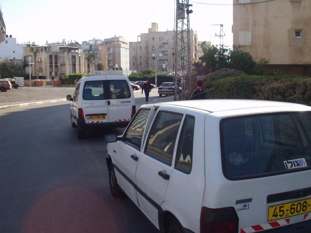 דלת עקומה11.jpg