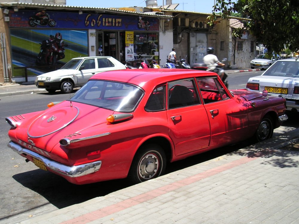 פליימונט ואליאנט 002.jpg